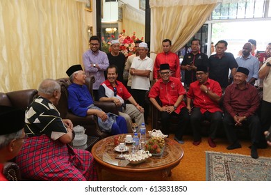 Pasir Mas,Kelantan Malaysia - Aug,28,2017:Malaysian Prime Minister Datuk Sri Najib Razak Visited Tan Sri Hussein Ahmad At His Home In Pasir Mas,Kelantan.