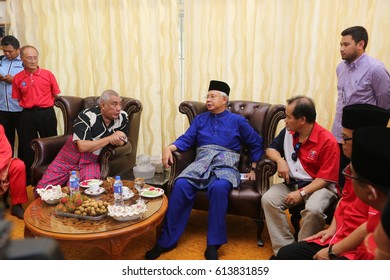 Pasir Mas,Kelantan Malaysia - Aug,28,2017:Malaysian Prime Minister Datuk Sri Najib Razak Visited Tan Sri Hussein Ahmad At His Home In Pasir Mas,Kelantan.