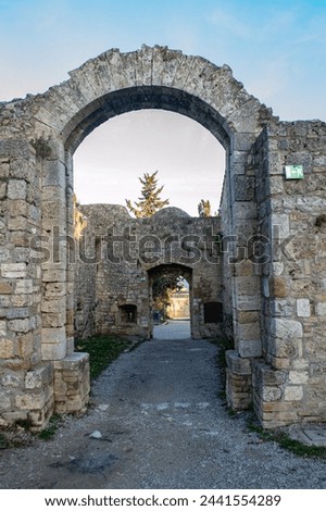 passageway in Sna Gimignano, Italy