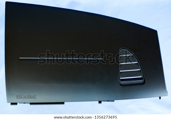 Passenger airbag\
cover