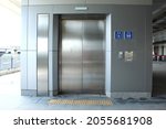 Passenger elevator inside the train station  so that people with disabilities can use the service comfortably
