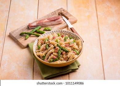 Pasta With Asparagus And Bacon