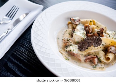 Pasta With Black Truffles And Mozzarella
