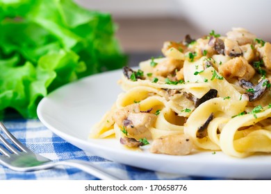 Pasta With Chicken And Mushroom