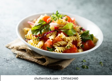 Pasta Fresh Tomato Salad With Red Onion