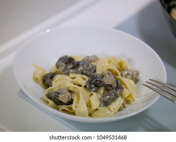 Pasta With Morel Mushroom Cream Sauce