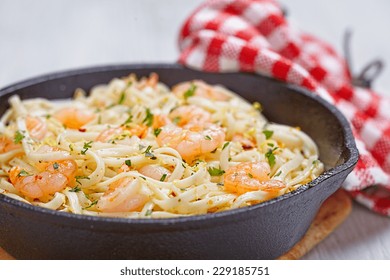 Pasta With Shrimp Scampi In A Pan