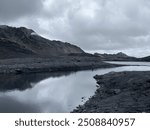 The Pastoruri Glacier, located in the Cordillera Blanca in Peru, is a majestic glacier at an altitude of 5,240 meters. Part of the Huascarán National Park, it is a popular destination.