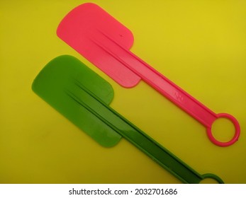 
Pastry Tool Spatula, Baking Scraper Made Of Plastic Or Silicone, This Is A Tool That Is Often Found In The Kitchen