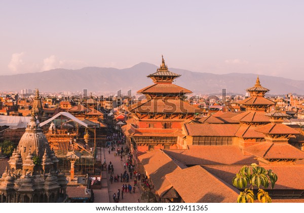 パタン神殿 パタンデュルバル広場はネパールのラリトプールの中心に位置する カトマンズ渓谷の3つのダーバル広場の一つで ユネスコの世界遺産です の写真素材 今すぐ編集