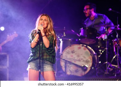 PATCHOGUE, NY-MAR 9: Singer Jessie James Decker Performs Onstage At The Emporium On March 9, 2016 In Patchogue, New York.