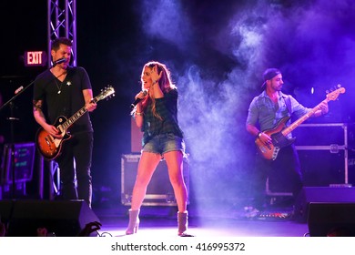 PATCHOGUE, NY-MAR 9: Singer Jessie James Decker Performs Onstage At The Emporium On March 9, 2016 In Patchogue, New York.