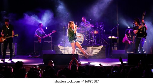 PATCHOGUE, NY-MAR 9: Singer Jessie James Decker Performs Onstage At The Emporium On March 9, 2016 In Patchogue, New York.