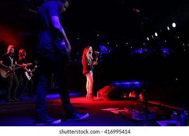 PATCHOGUE, NY-MAR 9: Singer Jessie James Decker Performs Onstage At The Emporium On March 9, 2016 In Patchogue, New York.