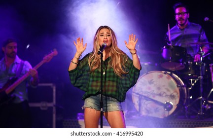 PATCHOGUE, NY-MAR 9: Singer Jessie James Decker Performs Onstage At The Emporium On March 9, 2016 In Patchogue, New York.