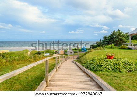 Path to the beach at Basin Head (Point East Coastal Drive, Prince Edward Island, Canada)