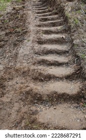 The path up the mountain, earthen steps