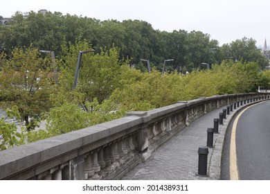 Path in an urban environment