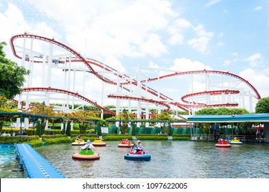 Pathumthani,Thailand-May 5,2018 : Ocean Park and Sky Train at Dream World is one of Thailand's famous amusement park in Pathumthani ,Thailand.