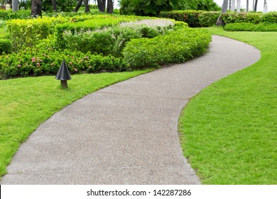 Pathway Through Green City Park Stock Photo 142287286 | Shutterstock