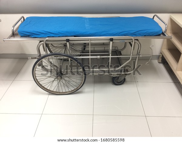 Patient bed Mobile Medical\
old