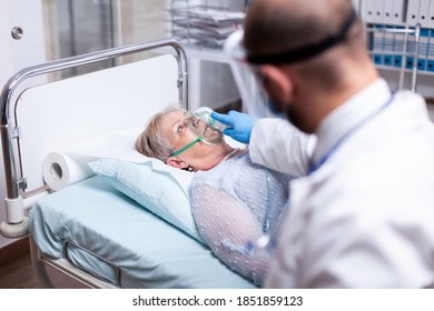 Protective respiratory system Images, Stock Photos & Vectors | Shutterstock