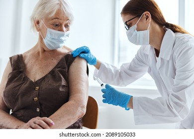 patient and doctor covid-19 passport health care - Powered by Shutterstock