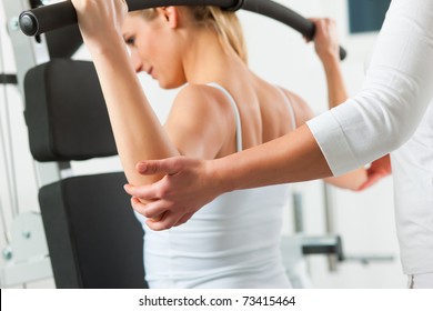 Patient at the physiotherapy making physical exercises