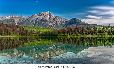 Patricia Lake Jasper Canada Stock Photo 1174544362 | Shutterstock