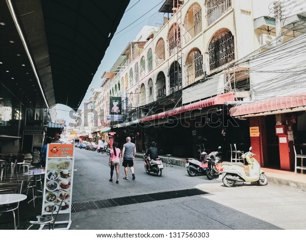 Pattaya. Thailand - 12.20.2018: The streets of\
the tourist city of Pattaya in the country of Thailand. Streets\
with cars, buildings, people -\
Thailand.