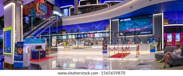 PATTAYA, THAILAND - NOVEMBER 19:\
Concession stand serves snacks and drinks in front of SF Cinema in\
Terminal 21 shopping mall in Bangkok on November 19,\
2019.