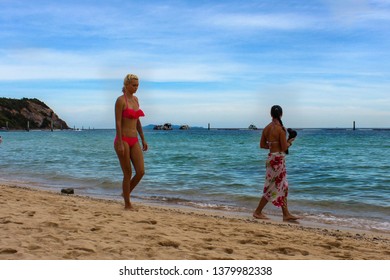 Pattaya, Thailand-may 28, 2014 : tourists on the beach of Kohlan island