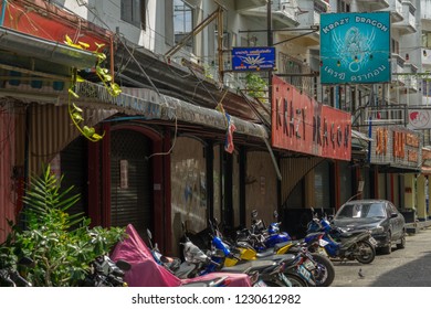 PATTAYA,THAILAND - OCTOBER 15,2018: Sunee Plaza Krazy Dragon And Sky Bar Are Gay Clubs,which Are Well-know In The Gay Scene.