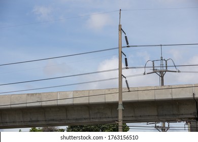 The pattern high voltage pole