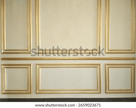 The pattern on the wall surface gives a minimalist and classic character to the room. The gold color becomes a focal point that beautifies the interior of the room.