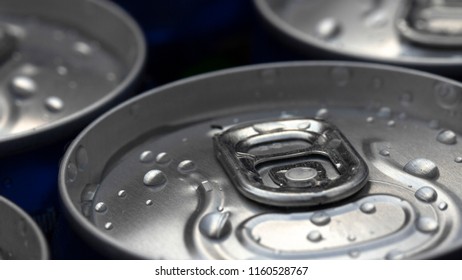 Pattern repeating of beer cans in alcohol and beverage department of superstore