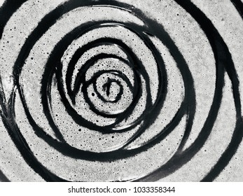 Pattern of Variuos Circles on the same wall.