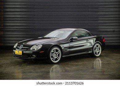 São Paulo, São Paulo, Brazil- January 24, 2022, 
Car Mercedes Benz Sl 500 Black