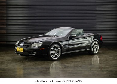 São Paulo, São Paulo, Brazil- January 24, 2022, 
Car Mercedes Benz Sl 500 Black