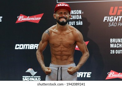 São Paulo, São Paulo, Brazil, October 28, 2017. UFC Fight Night: Brunson Vs. Machida. Flyweight Category Fight – Deiveson Figueiredo Vs. Jarred Brooks. Weighing