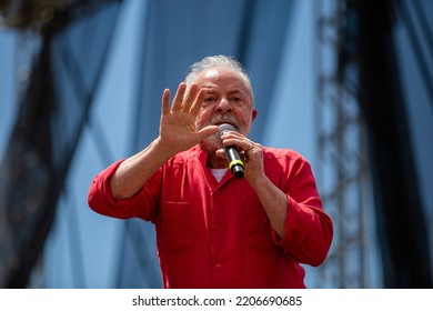 SÃO PAULO, BRAZIL - SEPTEMBER 24, 2022: Former President Luiz Inácio Lula Da Silva. At A Rally In Grajau