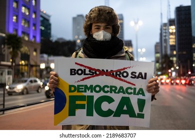 São PauloSão PauloBrasil - 08,11,2022: Students From Public Universities In São Paulo Protest Against Cuts In Education Budgets Made By The Government Of Current President Jair Bolsonaro (PL).