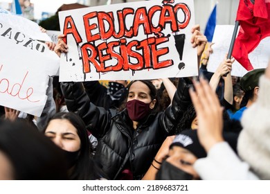 São PauloSão PauloBrasil - 08,11,2022: Students From Public Universities In São Paulo Protest Against Cuts In Education Budgets Made By The Government Of Current President Jair Bolsonaro (PL).