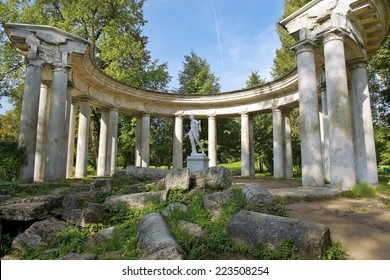 pavilion-apollo-colonnade-statue-belvedere-260nw-223508254.jpg