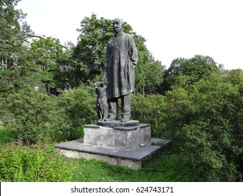 PAVLOVO, RUSSIA - JULY 12, 2014: Photo Of Monument Pavlov Dog.