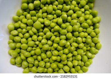 Pea Is Most Commonly The Small Spherical Seed Or The Seed-pod Of The Pod Fruit Pisum Sativum. Each Pod Contains Several Peas, Which Can Be Green Or Yellow. Botanically, Pea Pods Are Fruit.