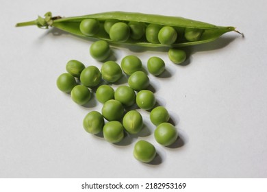 Pea Is Most Commonly The Small Spherical Seed Or The Seed-pod Of The Pod Fruit Pisum Sativum. Each Pod Contains Several Peas, Which Can Be Green Or Yellow. Botanically, Pea Pods Are Fruit.