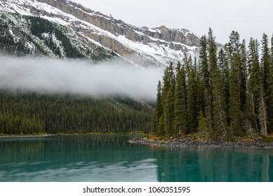 Peaceful Staggering View Turquoise Water Maligne Stock Photo 1060351595 