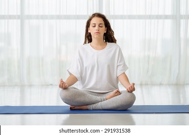 374,135 Young Girl Meditating Images, Stock Photos & Vectors | Shutterstock