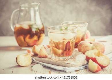 Peach iced tea in glasses